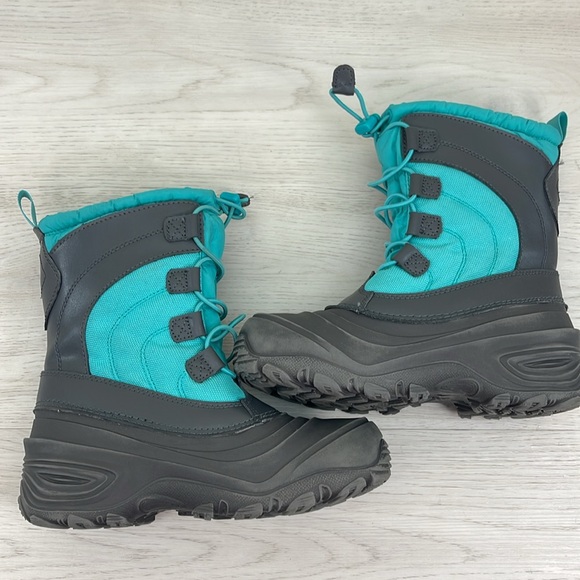 Kid’s The North Face Weatherproof Winter Boots - Picture 5 of 11